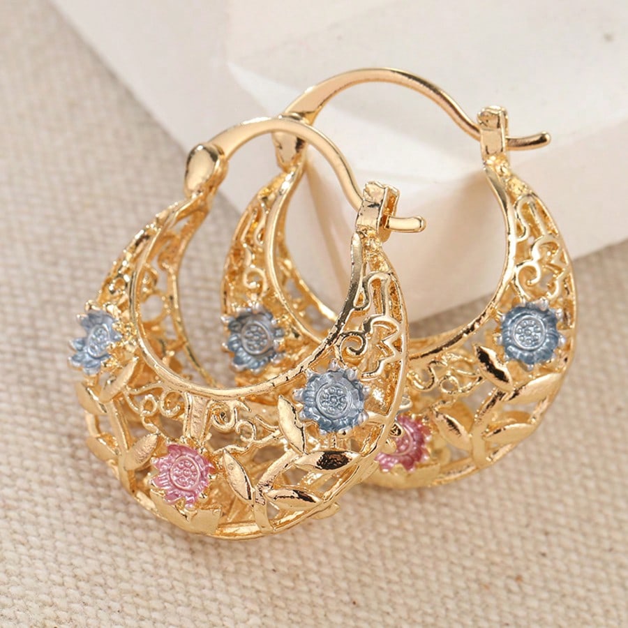 🌸 Vintage Filigree Floral Hoop Earrings