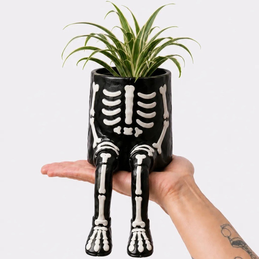 🎃💀Halloween Dangling Leg Resin Planter | Spooky Cute Shelf Sitter Plant Pot for Indoor & Outdoor Halloween Decor