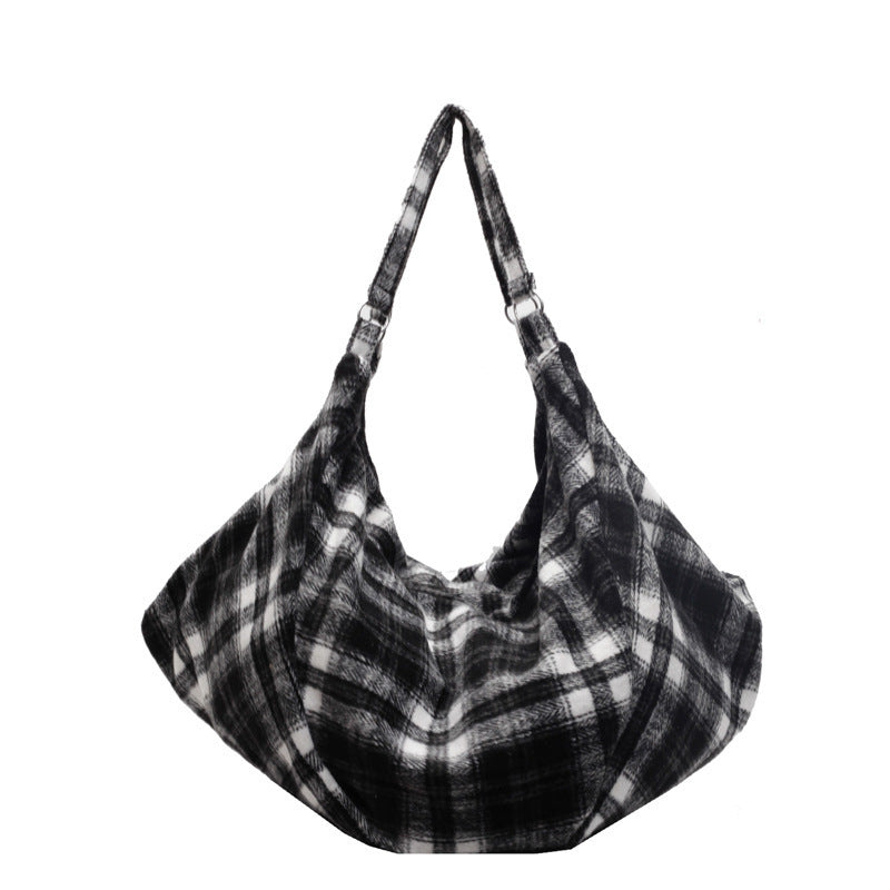 👜✨ Oversized Plaid Shoulder Bag — Extra Space, Effortless Style!