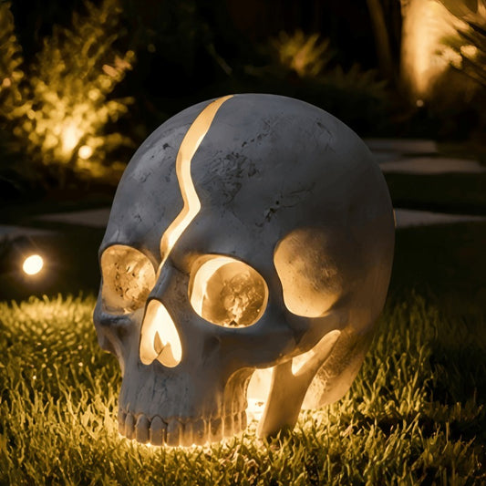 💀 Cracked Skull Solar Garden Light | Gothic Spooky Skull Landscape Yard Lamp