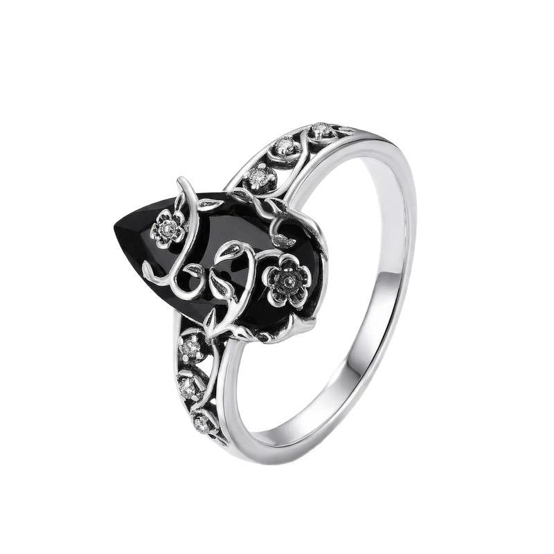 Vintage Floral Black Stone Ring – Statement Jewelry