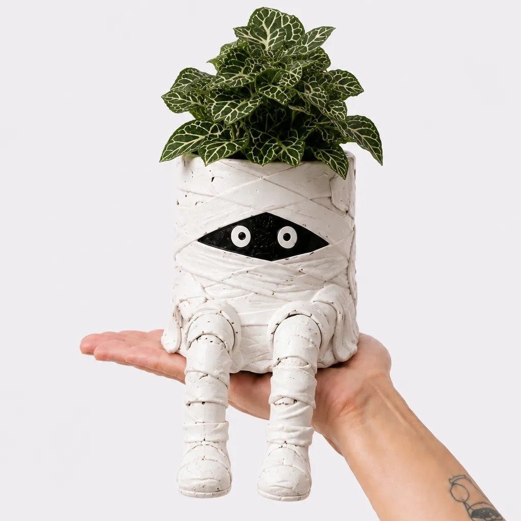 🎃💀Halloween Dangling Leg Resin Planter | Spooky Cute Shelf Sitter Plant Pot for Indoor & Outdoor Halloween Decor